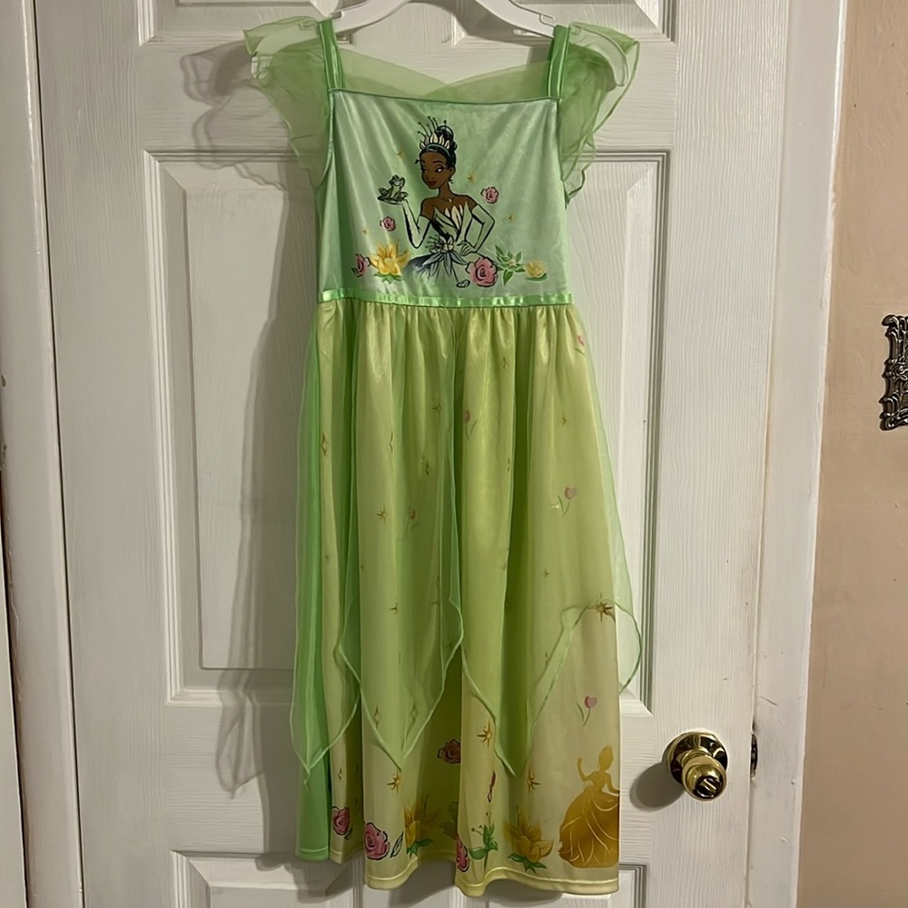 Disney princess size 8 green Tiana pajama dress